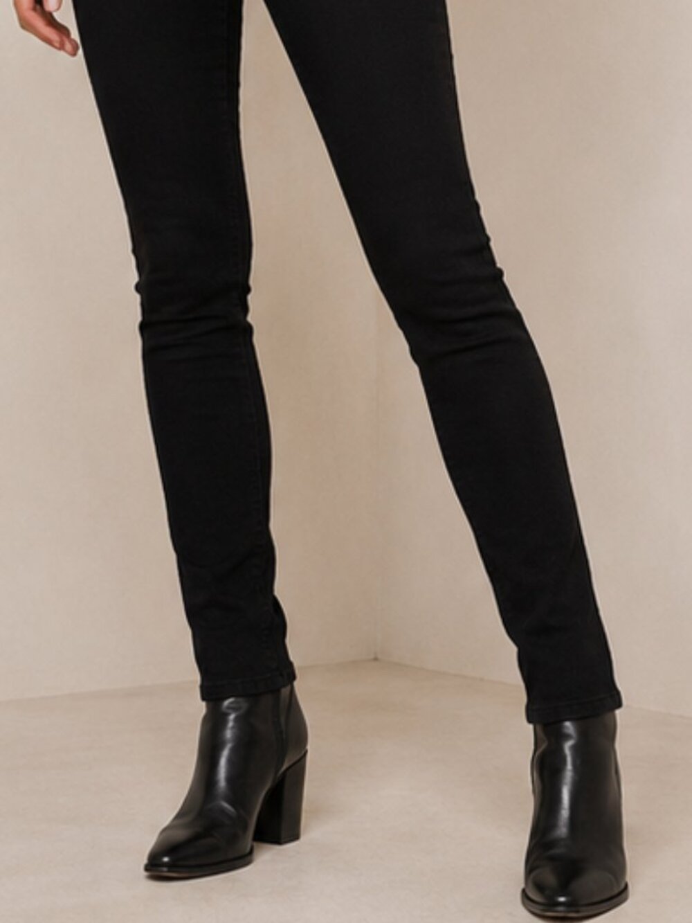 7 For All Mankind The Skinny Jeans Women's Size 28 Black Stretch Denim Designer - Picture 3 of 7